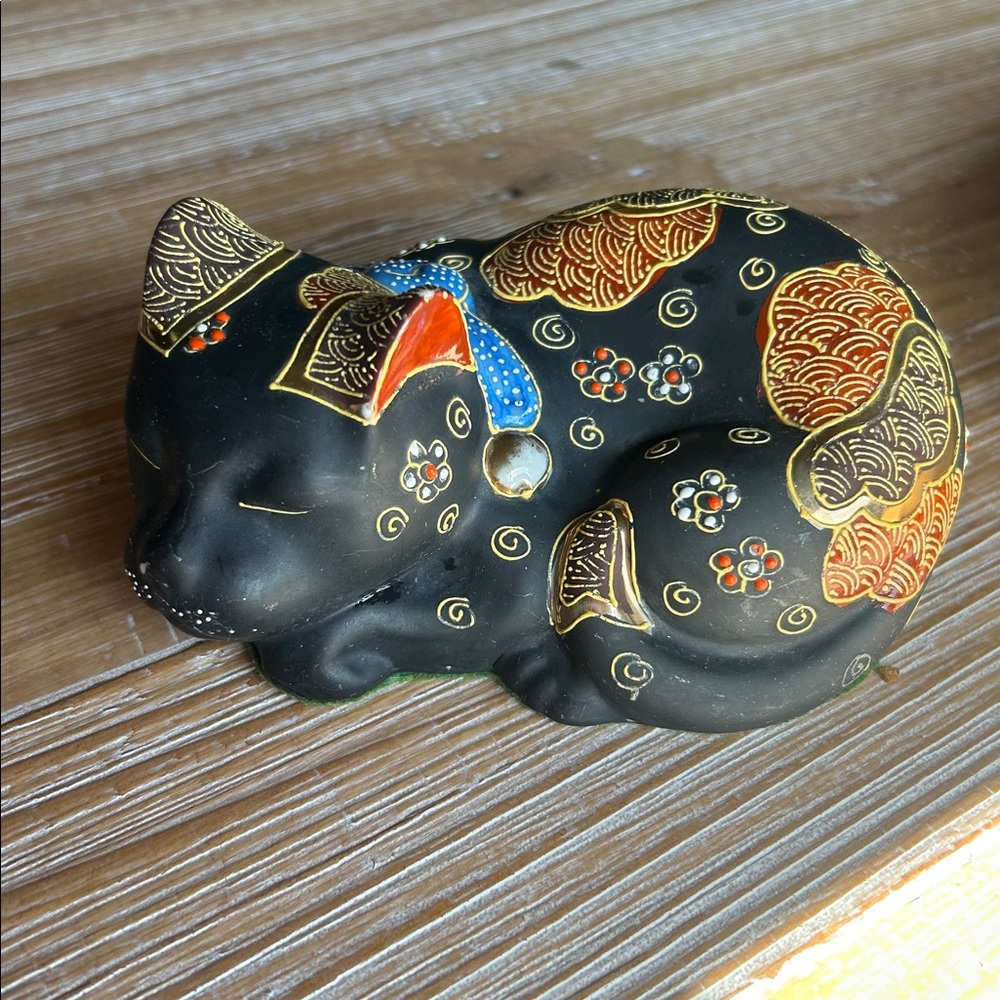 Gold Castle Chikusa Moriage Japanese Sleeping Cat Figurine